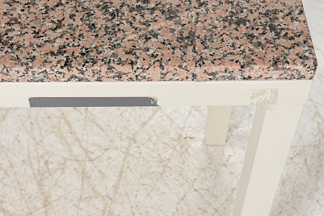 Bord med marmorskiva 1900-tal