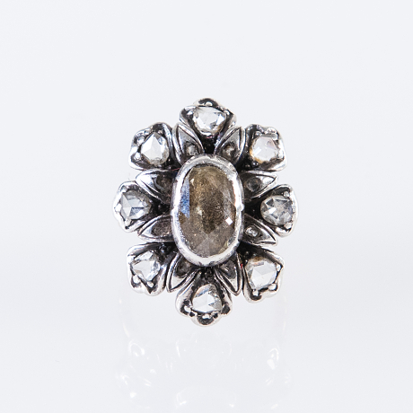 Ring med rosenslipade diamanter