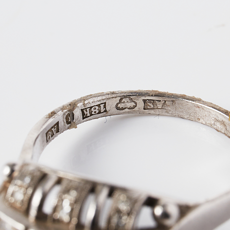 Ring 18 k vitguld diamanter